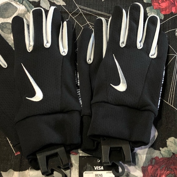 NWT 2014 LAS VEGAS OAKLAND RAIDERS CLOSEOUT STADIUM TOUCH GLOVES FINGERTIP TECH - Picture 9 of 9